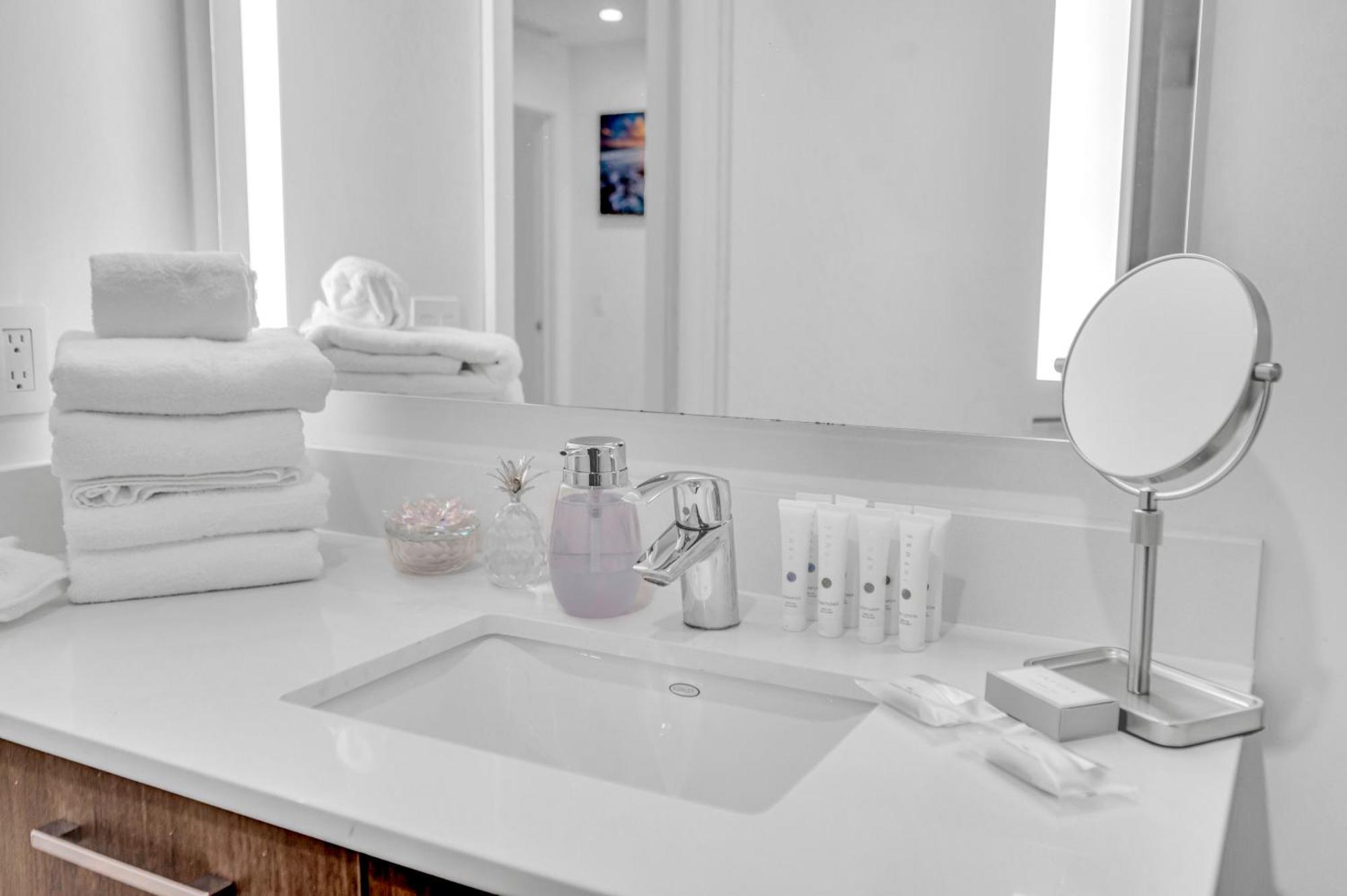 Penthouse Unit In The Heart Of Apartment