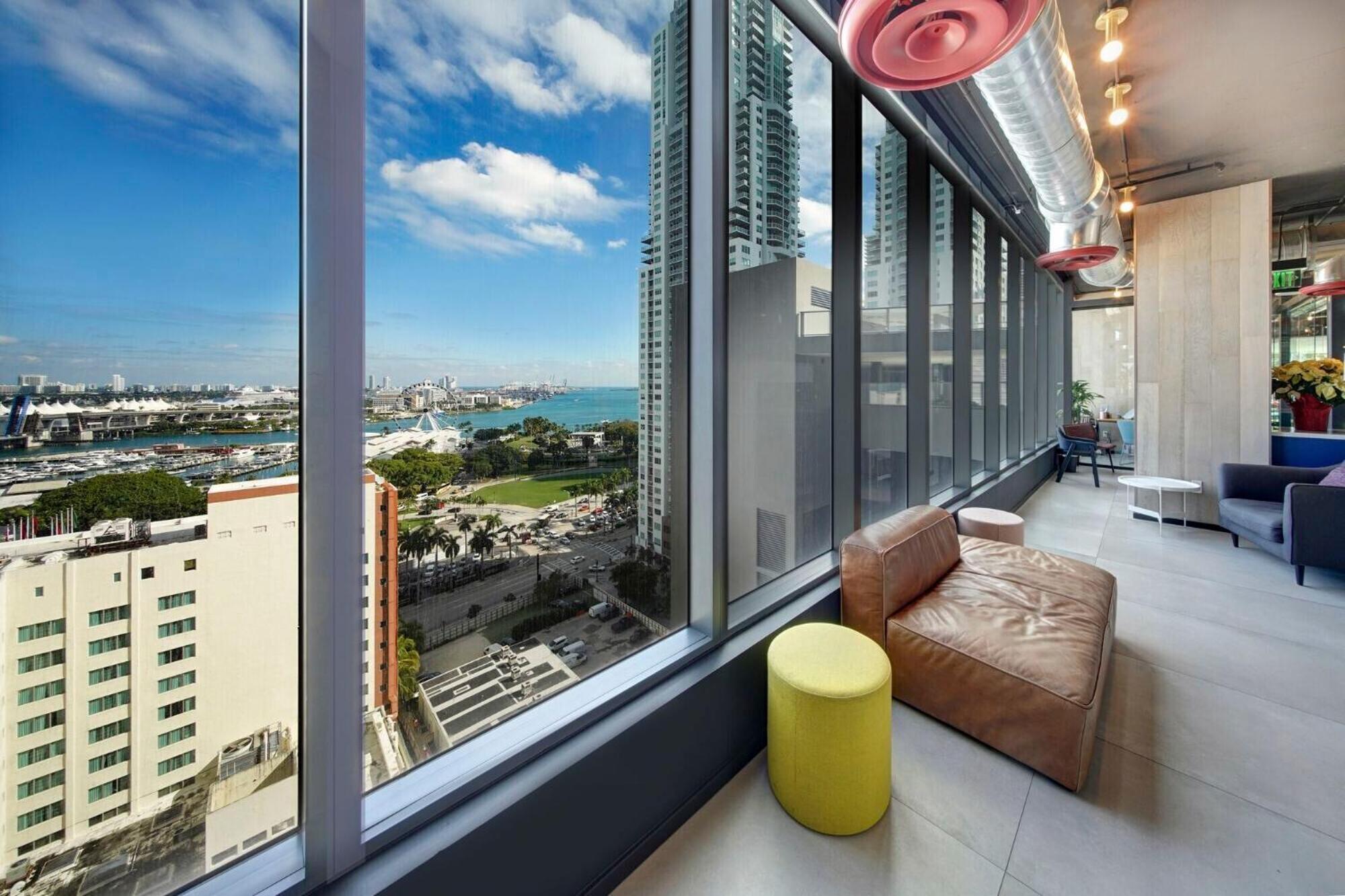 Apartment Penthouse Unit In The Heart Of