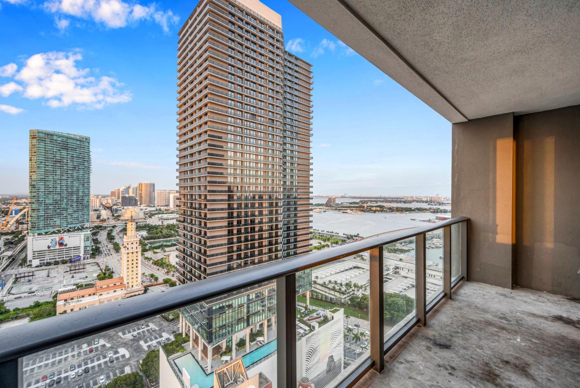 Apartment Penthouse Unit In The Heart Of Miami