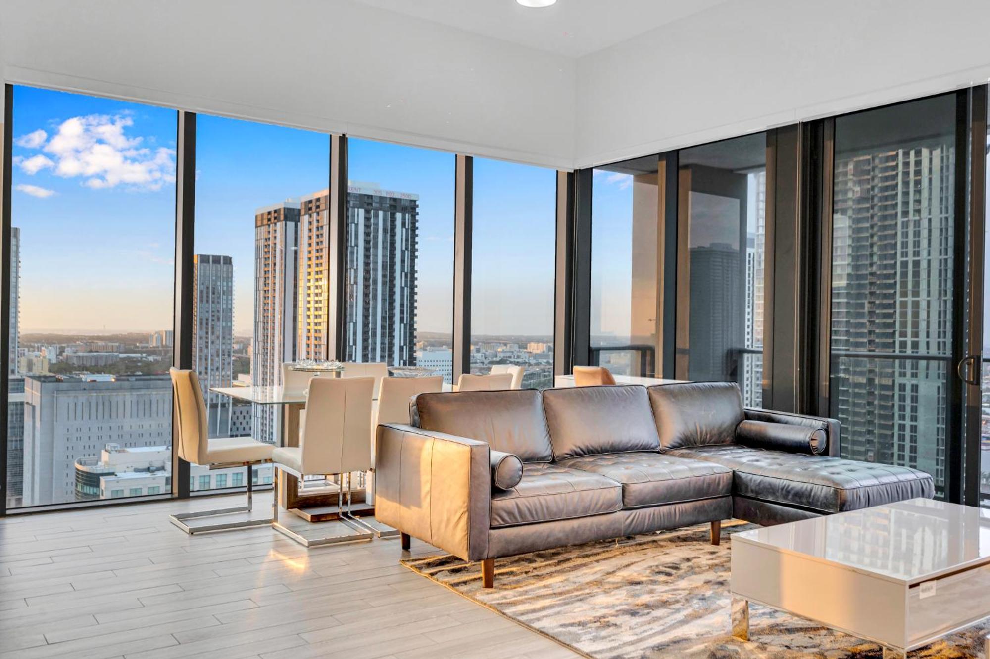 Penthouse Unit In The Heart Of * Miami