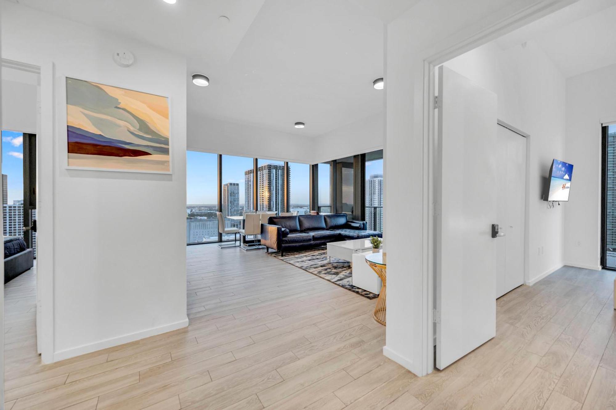 Penthouse Unit In The Heart Of * Miami