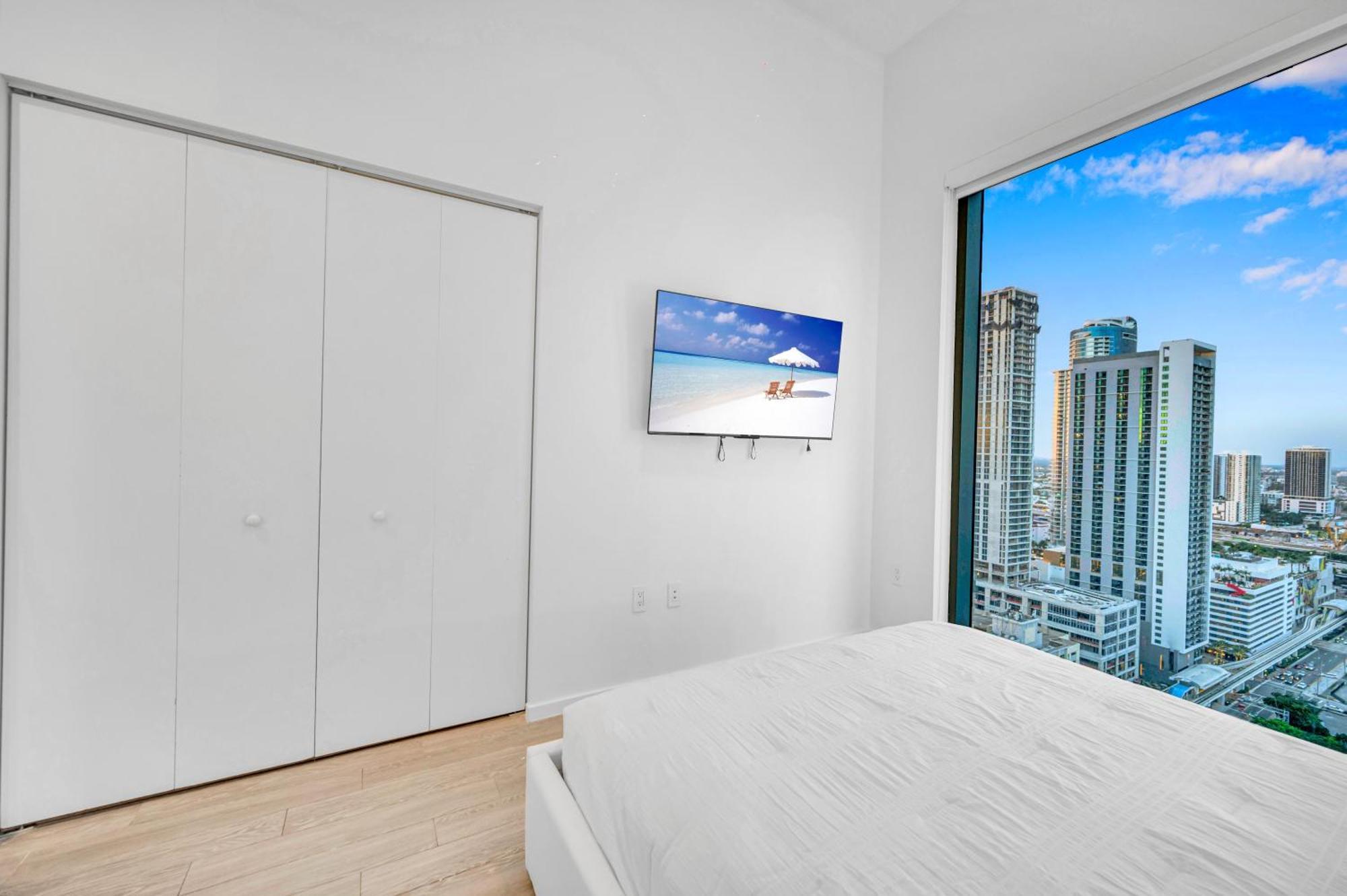 Penthouse Unit In The Heart Of Apartment