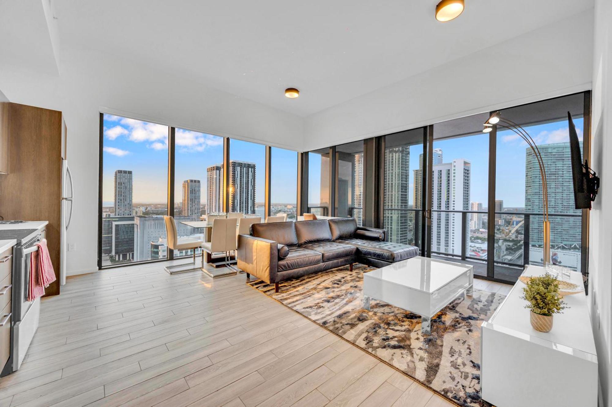 Penthouse Unit In The Heart Of *