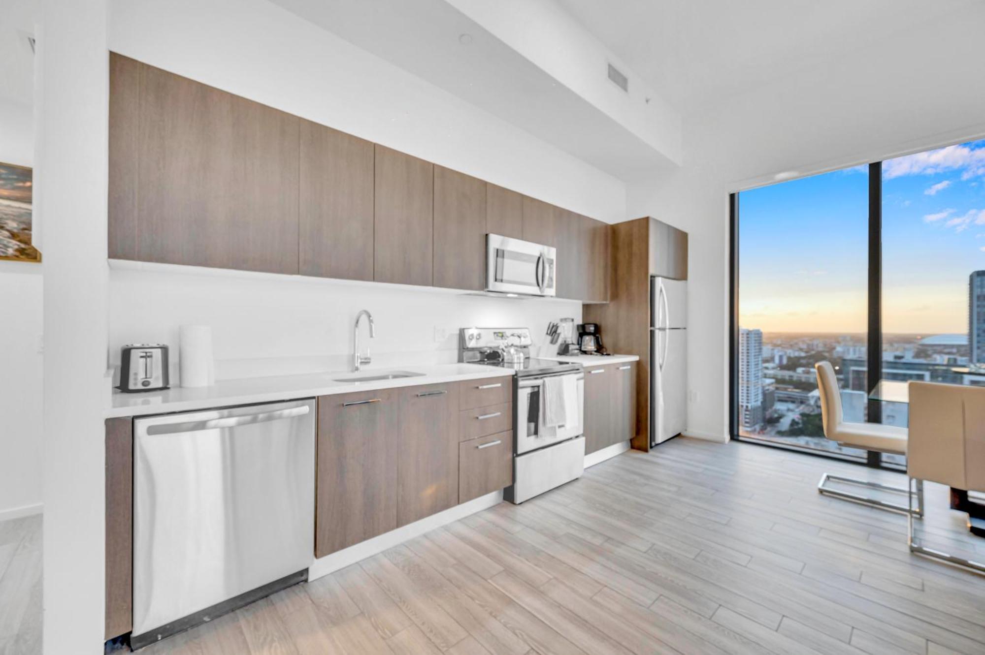 Penthouse Unit In The Heart Of Apartment